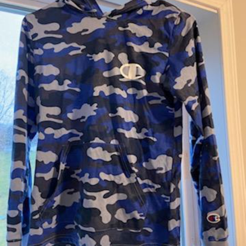 Big kids Champion Medium blue fleece hoodie